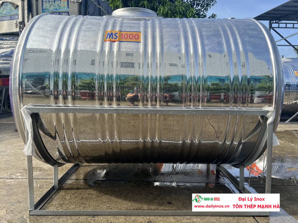 Bồn nước inox trong thi công nhà xưởng