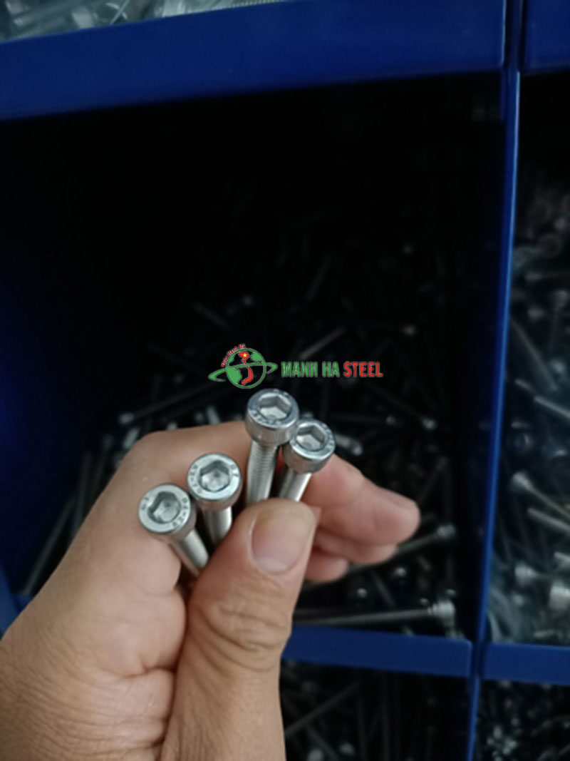 Bulông lục giác chìm trụ inox