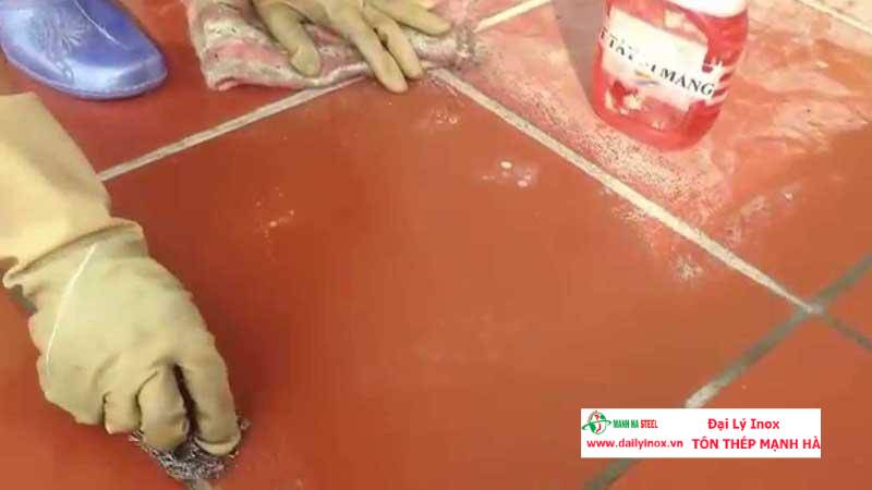 5 cách tẩy xi măng trên nền gạch cực dễ dàng và hiệu quả