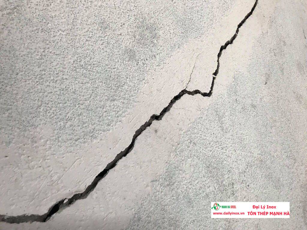 Cách xử lý vết nứt tường nhà nhanh chóng, hiệu quả