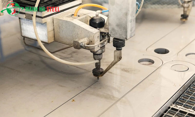 Cắt Inox Bằng Máy Cắt Nước (Waterjet)
