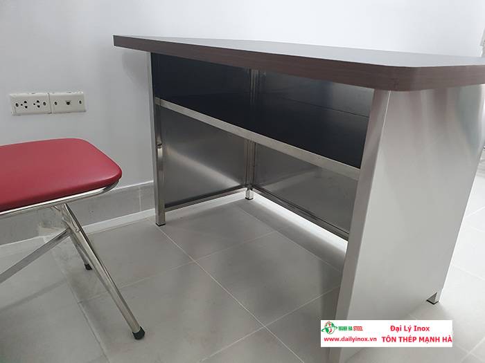 Có thể kết hợp inox với gỗ trong thi công?