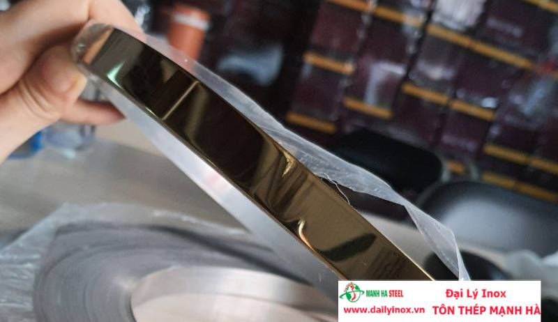 Cuộn Inox Gương – Bề Mặt Sáng Bóng, Sang Trọng
