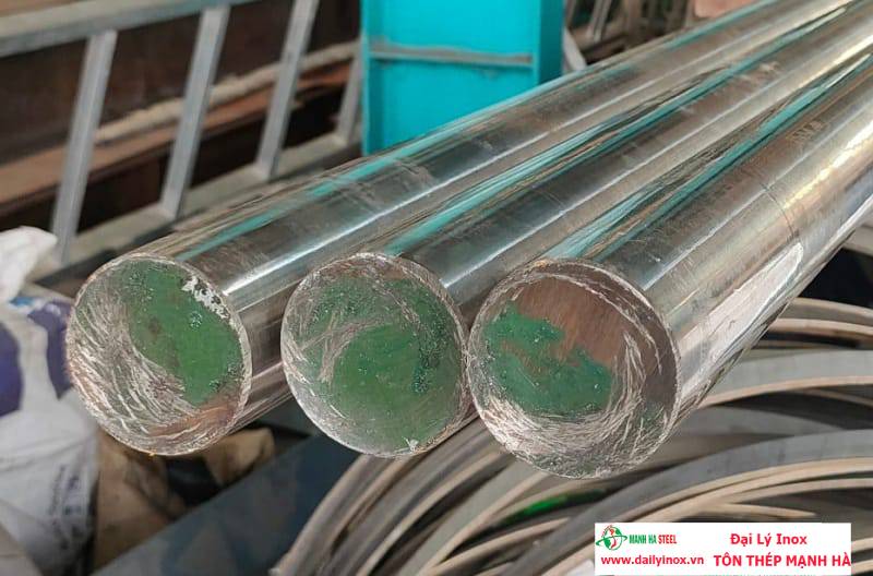 Inox láp đặc phi 50 – chọn loại nào cho công trình?