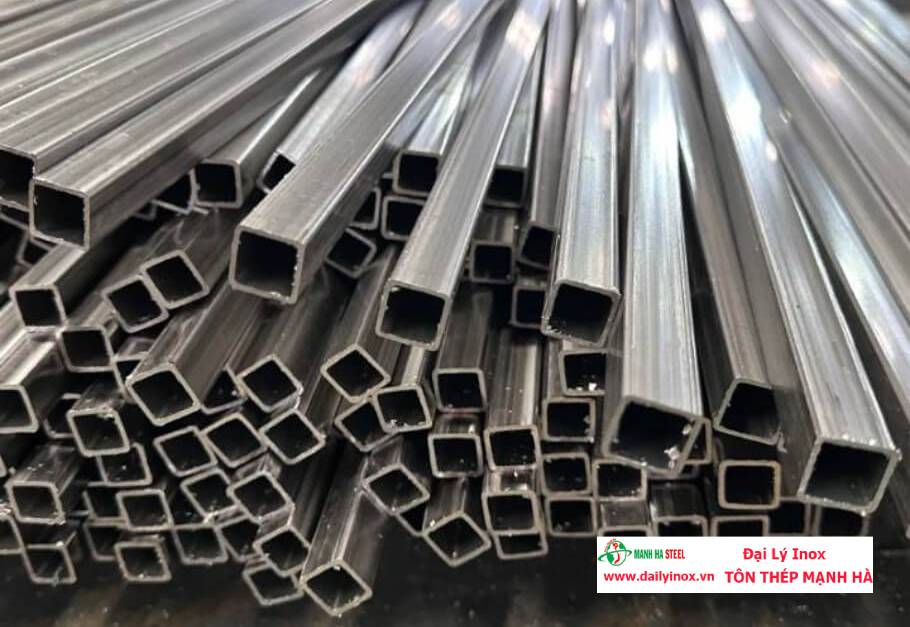 Inox ống hộp: Giải pháp cho thi công mái hiên, cổng rào