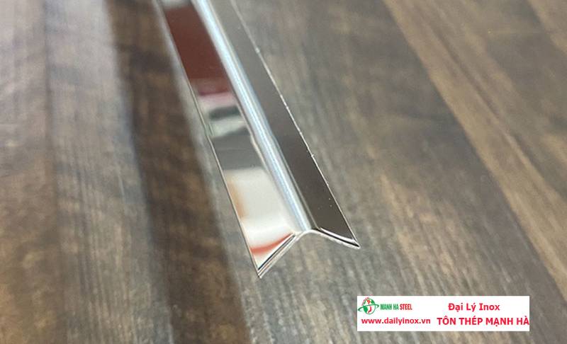 Inox Thanh V: Ứng Dụng trong Thiết Kế Góc Cạnh Xây Dựng