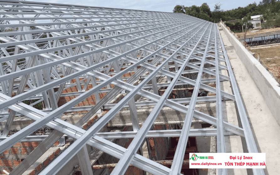 Khoảng cách lito (mè) lợp ngói bao nhiêu là hợp lý?