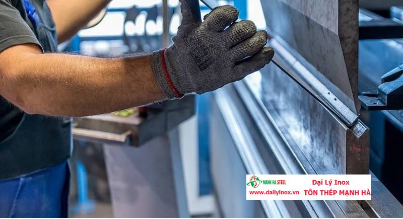 Lợi ích của việc sử dụng inox mạ PVD trong thiết kế kiến trúc