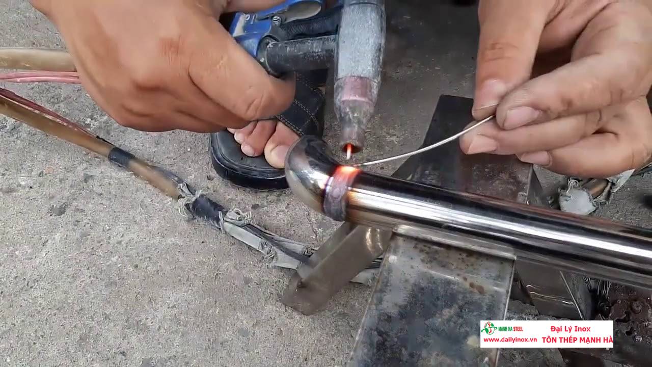 Lưu ý khi hàn ống đúc inox trong công trình