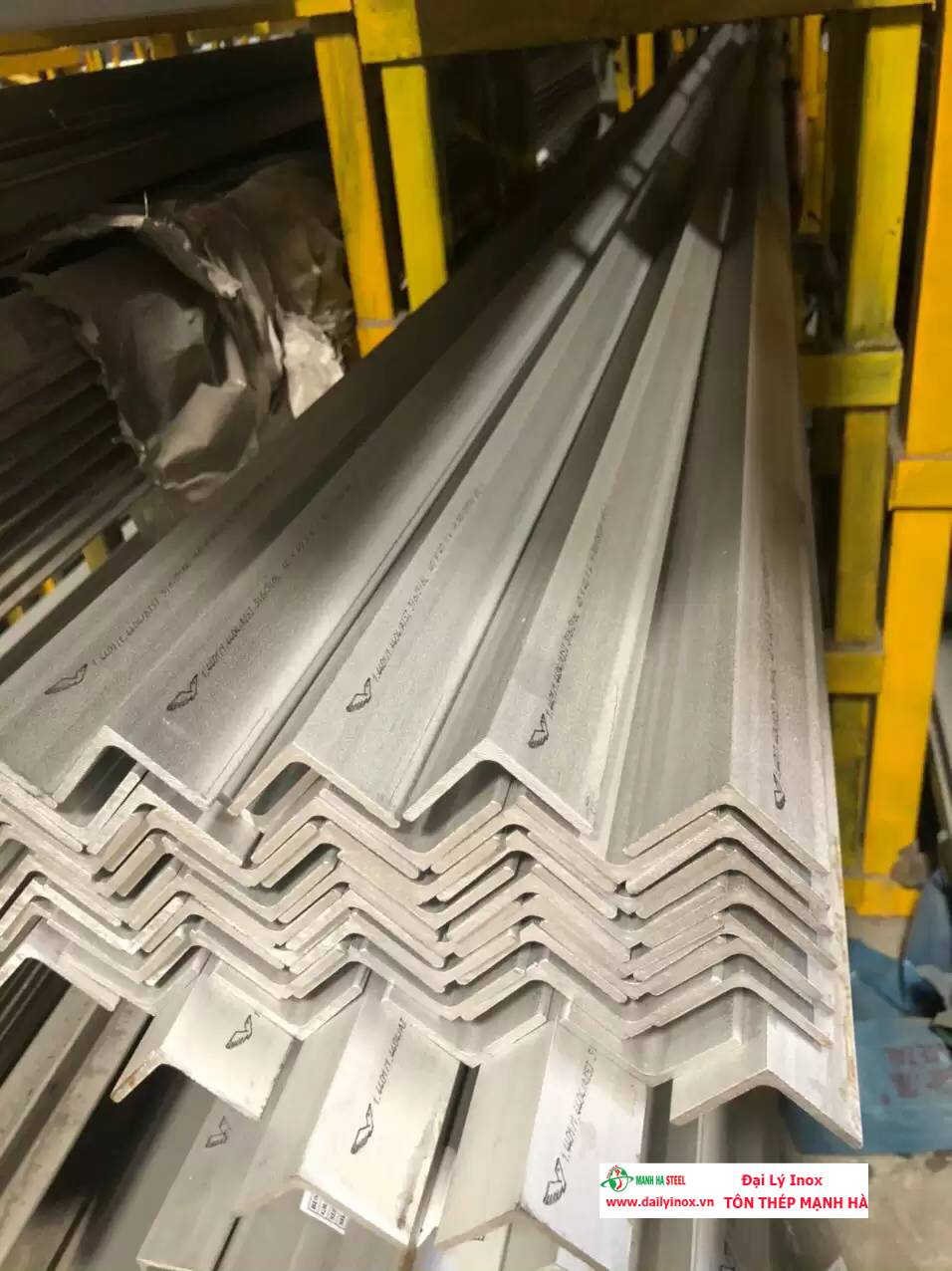 Mặt cắt chuẩn V inox đúc theo tiêu chuẩn ASTM