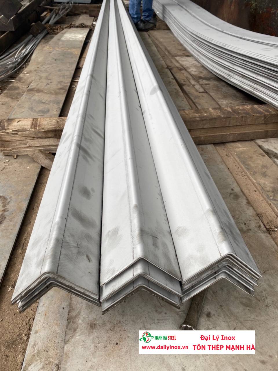 Mặt cắt chuẩn V inox đúc theo tiêu chuẩn ASTM