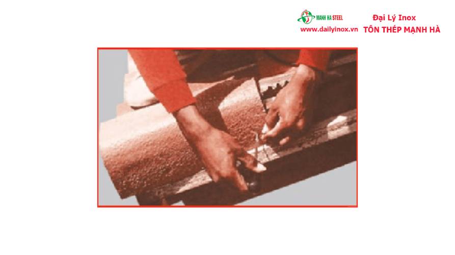 Ngói rìa là gì? Hướng dẫn lợp ngói rìa đúng kỹ thuật