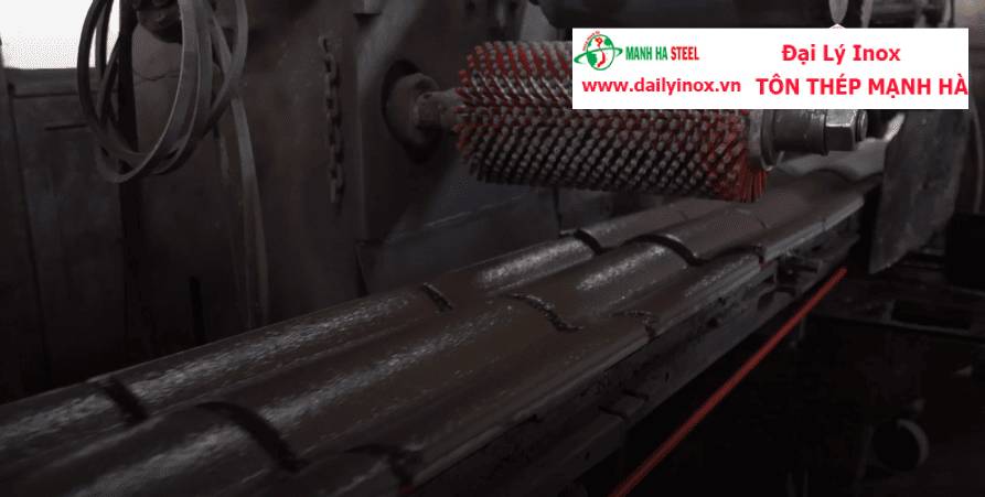 Ngói xi măng là gì? Có tốt không? Ưu, nhược điểm và phân loại