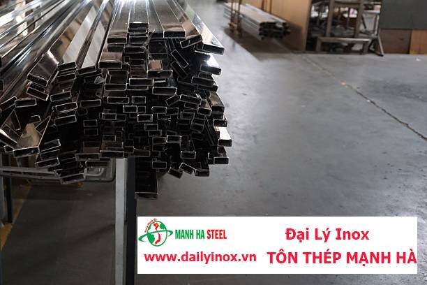 Ống inox hộp Đại Dương 10×40 (201/304/410/430)