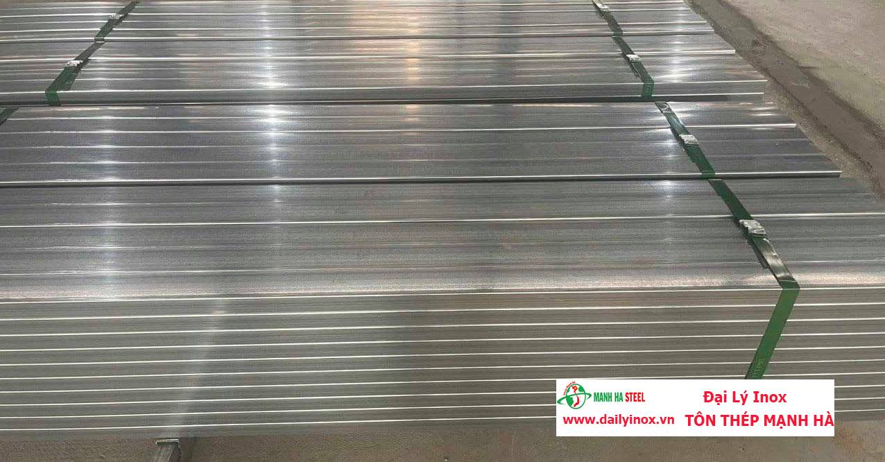 Ống inox hộp Đại Dương 15×25 (201/304/410/430)