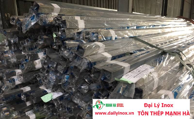 Ống inox hộp Đại Dương 20×20 (201/304/410/430)