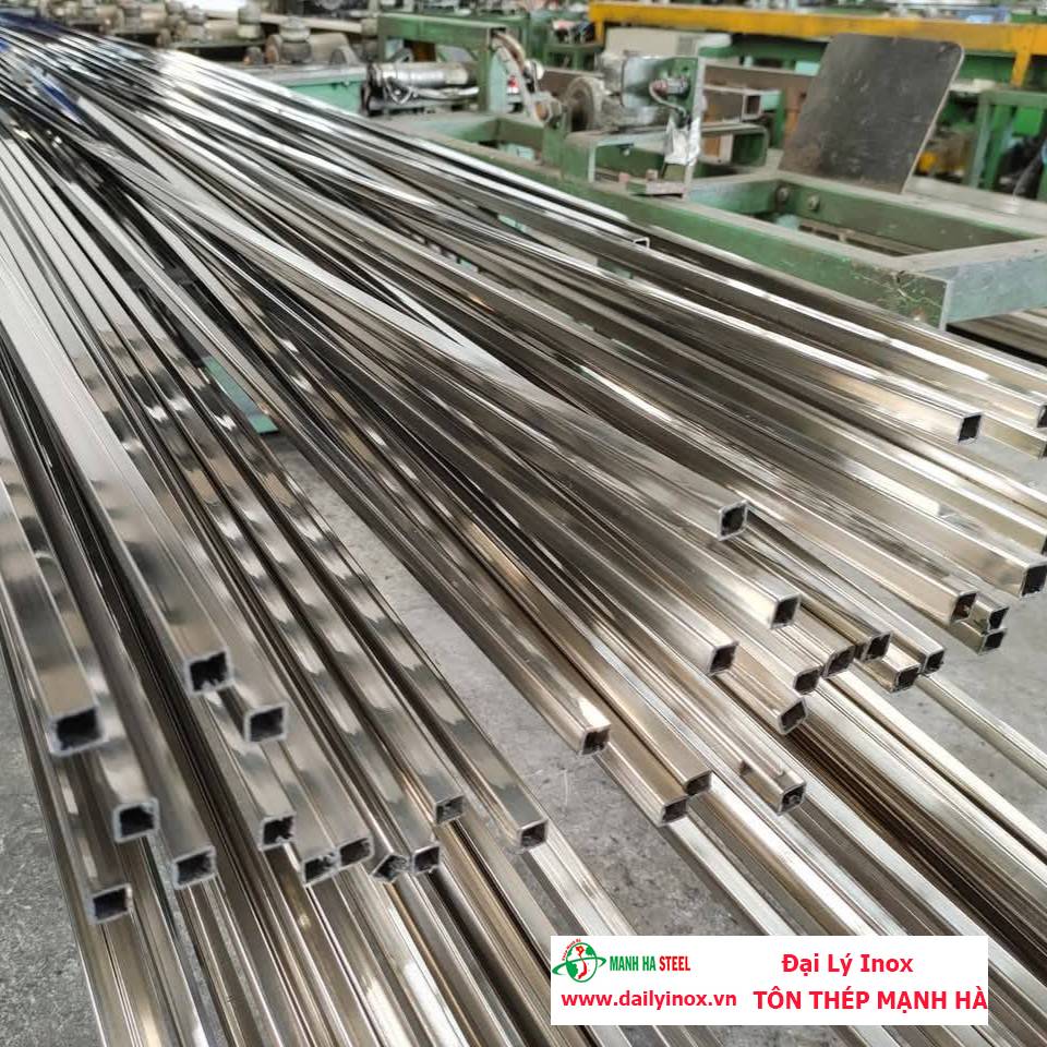 Ống inox hộp Đại Dương 20×20 (201/304/410/430)