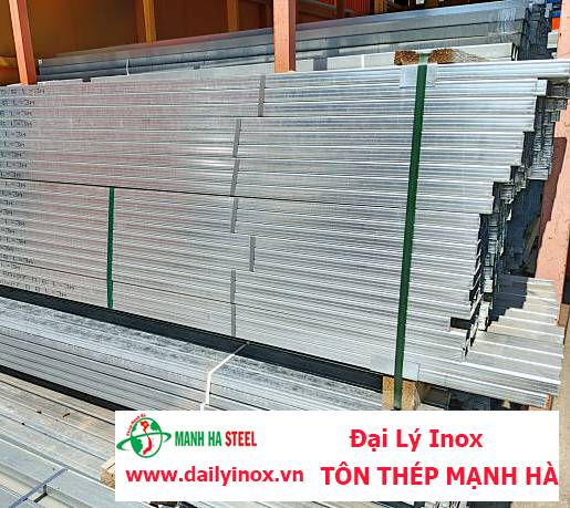 Ống inox hộp Đại Dương 20×30 (201/304/410/430)