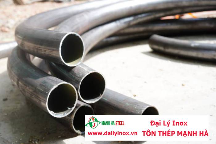 Ống inox tròn Hòa Bình phi 63.5 mm