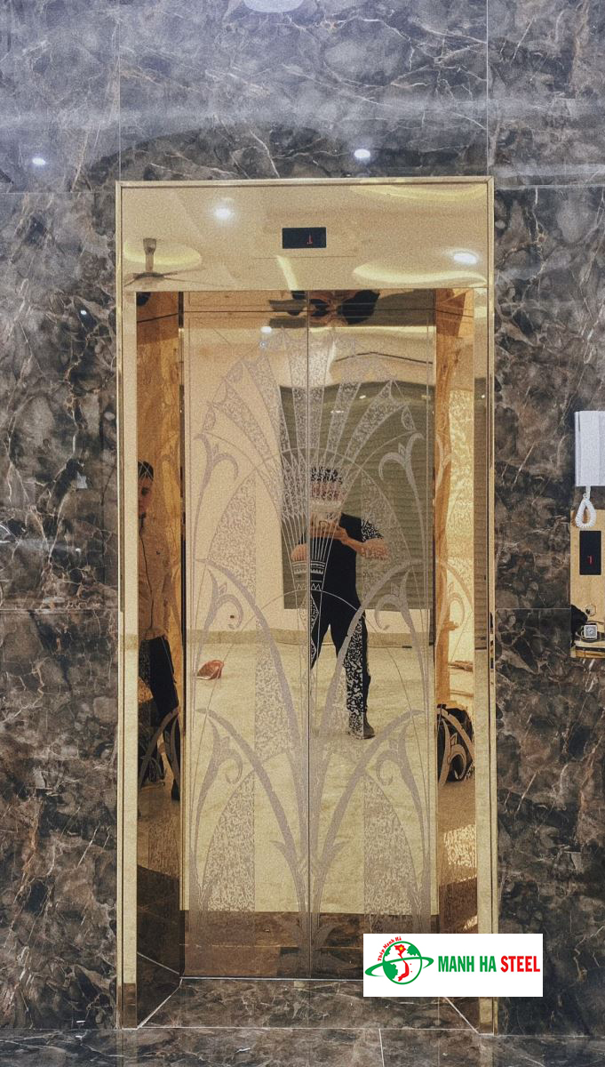 Tấm cửa cabine Rẻ Quạt