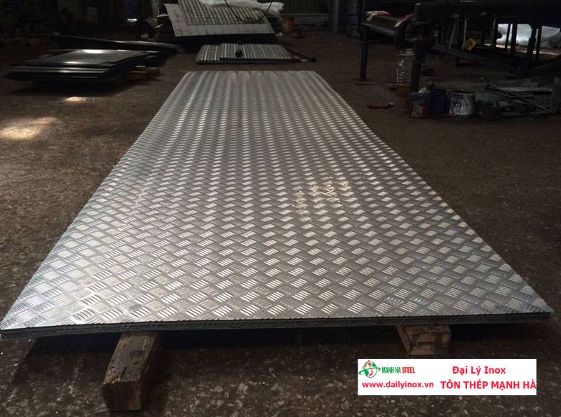 Tấm inox gân tiêu chuẩn ASTM JIS EN GB/T