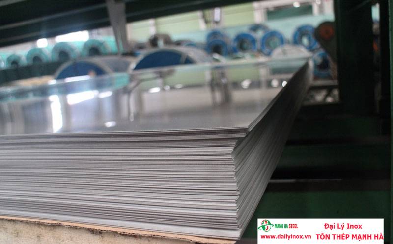 Tầm quan trọng của trọng lượng riêng inox tấm trong công nghiệp