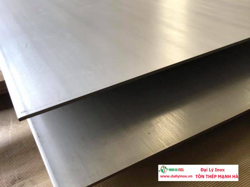 Tầm quan trọng của trọng lượng riêng inox tấm trong công nghiệp