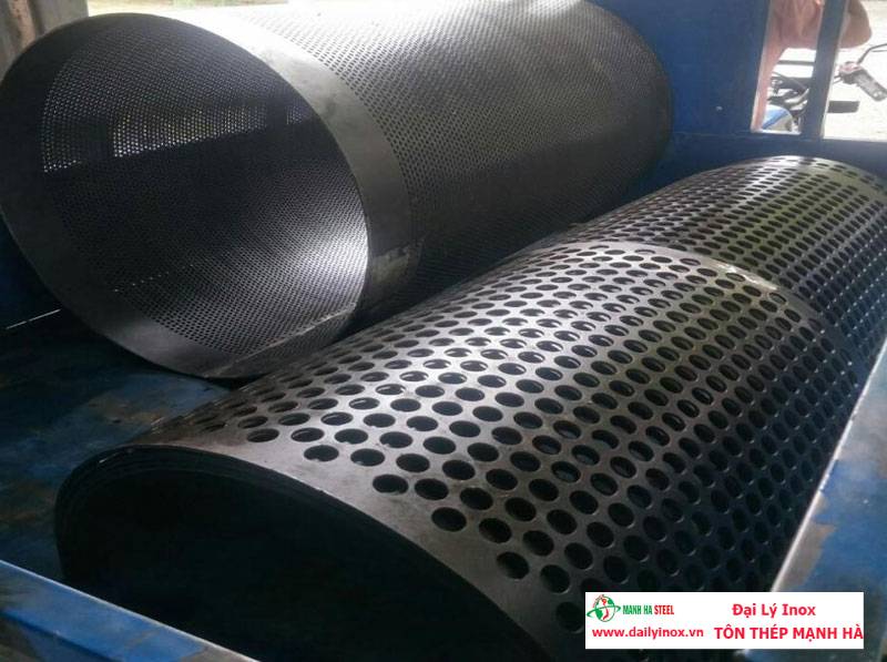 Tìm hiểu quy trình phân loại tấm inox đục lỗ chất lượng
