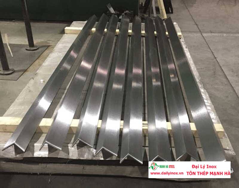 Tính năng vượt trội của V góc inox đúc trong kết cấu