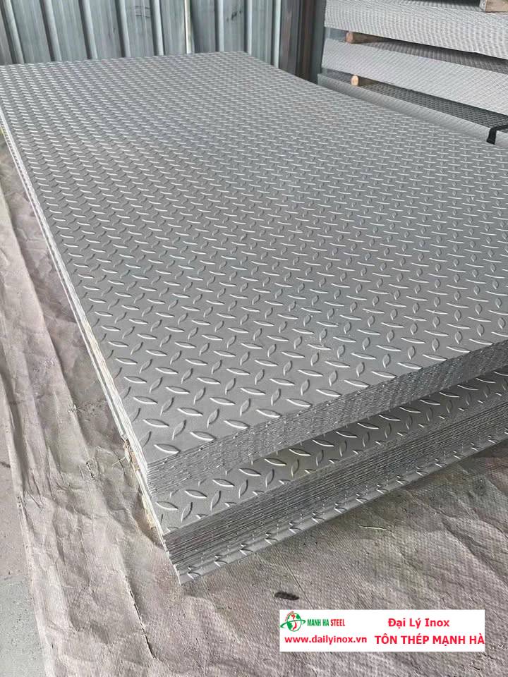 Ứng Dụng Của Tấm Inox Chống Trượt Trong Nhiều Ngành Nghề