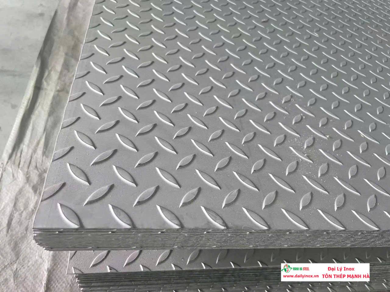 Ứng Dụng Của Tấm Inox Chống Trượt Trong Nhiều Ngành Nghề