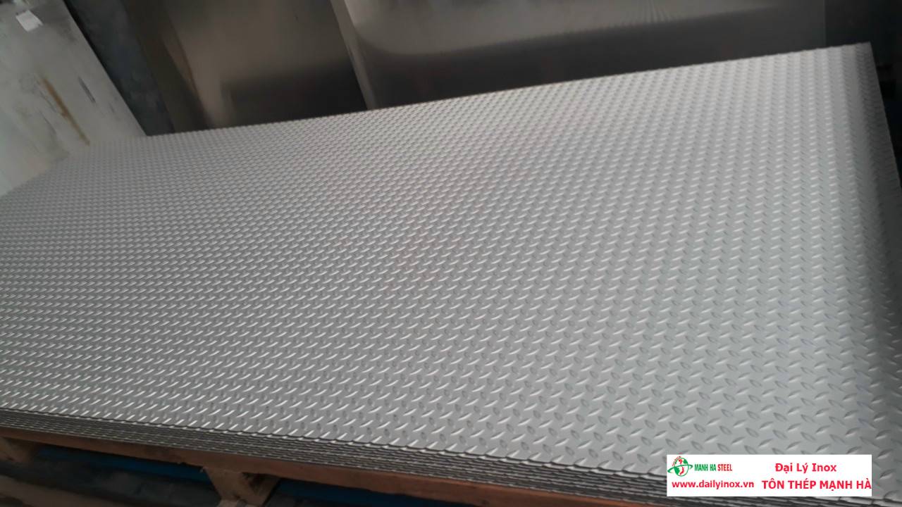 Ứng Dụng Của Tấm Inox Chống Trượt Trong Nhiều Ngành Nghề