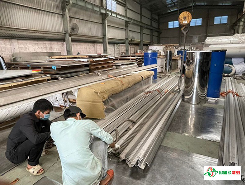 Ưu Điểm Khi Mua V Góc Đúc Inox Tại Thép Mạnh Hà