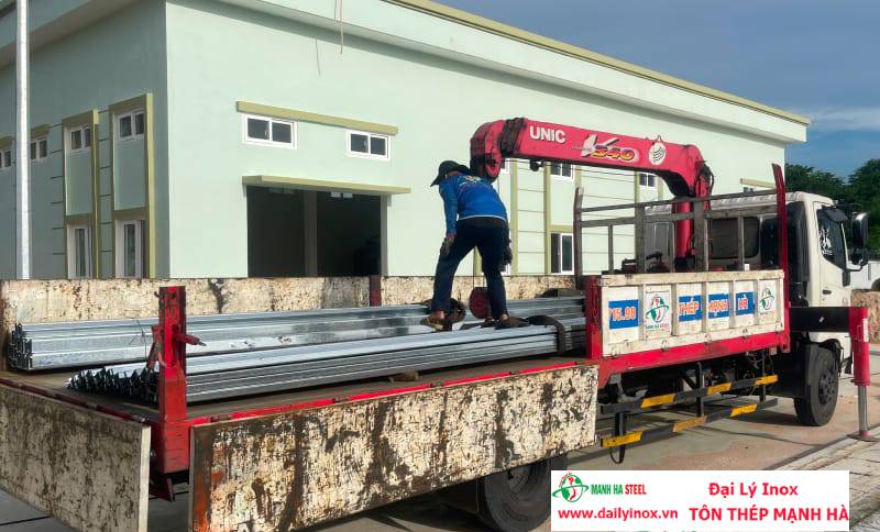 Xà Gồ Inox 304: Độ Bền Cao Cho Kết Cấu Xây Dựng