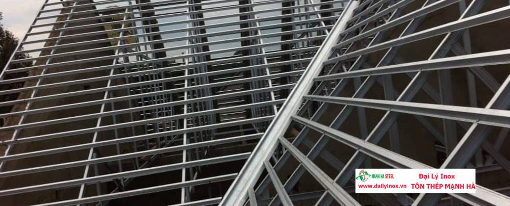 Xà Gồ Inox 316: Chống Ăn Mòn Trong Môi Trường Biển