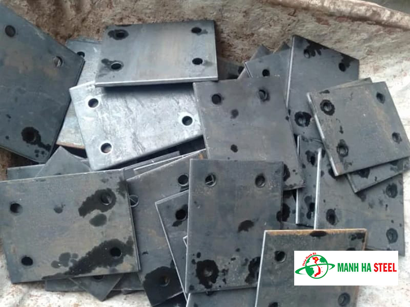 Bản mã thép SS400