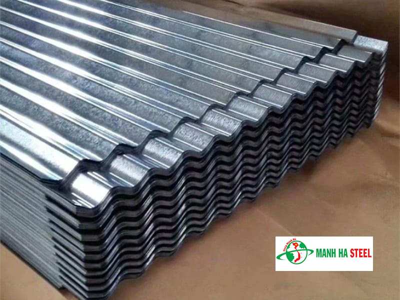 Tôn lợp 11 sóng được cán từ tôn lạnh, tôn mạ kẽm, tôn màu với 11 bước sóng