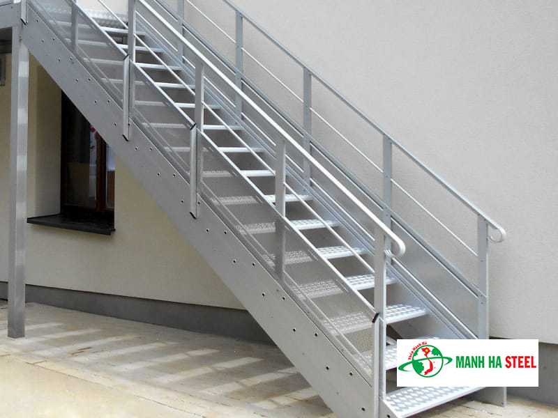 Cầu thang thép tấm mẫu 1