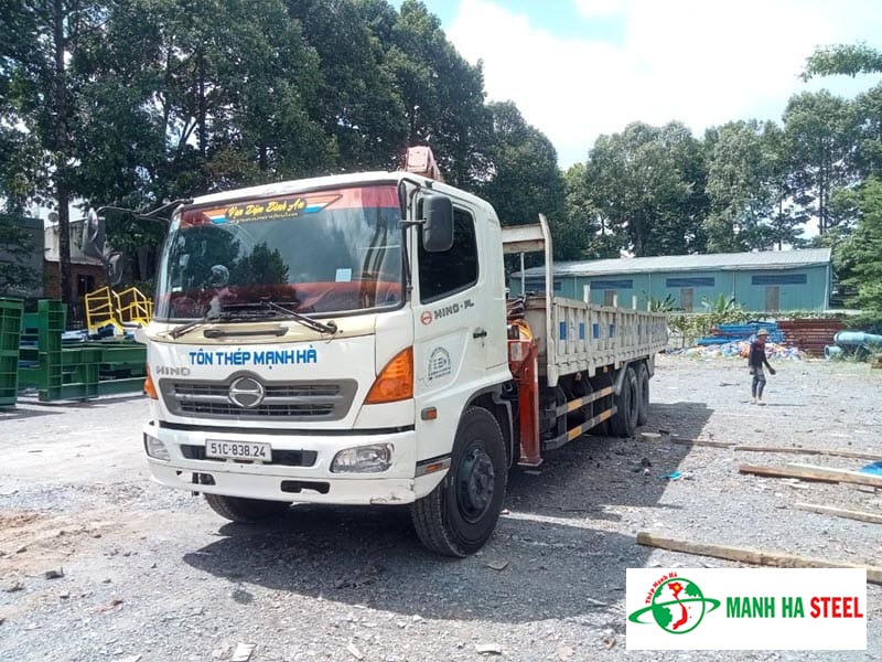 Nhà máy Mạnh Hà hỗ trợ chuyển inox U 160 tới công trình