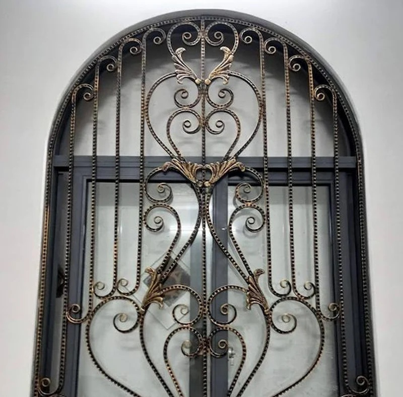 Cửa sổ inox phong cách cổ điển