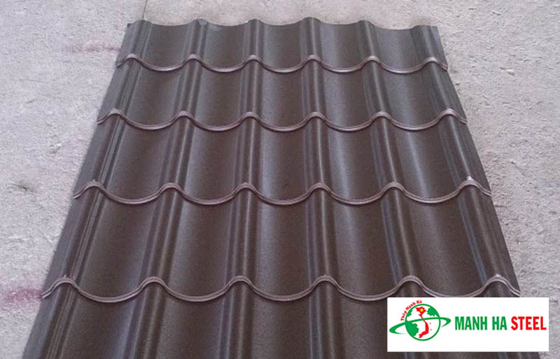 Tôn giả ngói màu nâu kháng ăn mòn tốt, bền bỉ không khác gì ngói thật