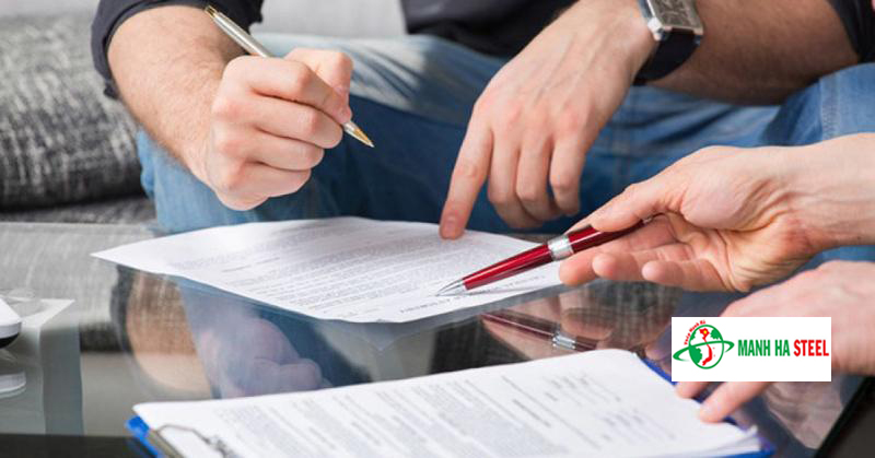 Kiểm tra kỹ các điều khoản thanh toán, giao hàng, đổi trả trước khi ký hợp đồng