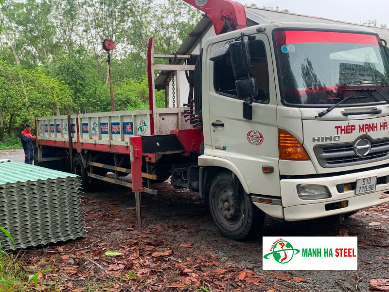 Mạnh Hà cung cấp tôn màu xanh lá cây giá rẻ, ưu đãi 3 - 7%