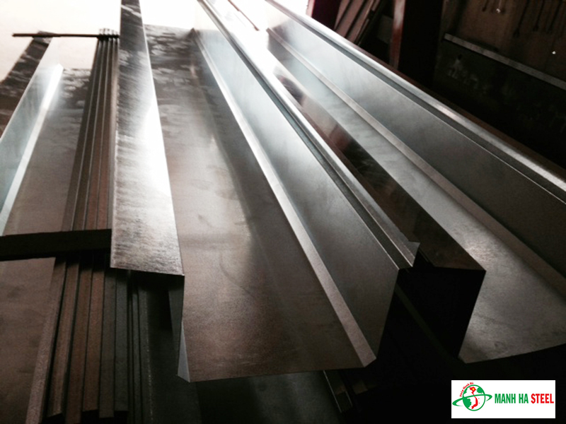 Máng xối bằng inox có độ bền ấn tượng