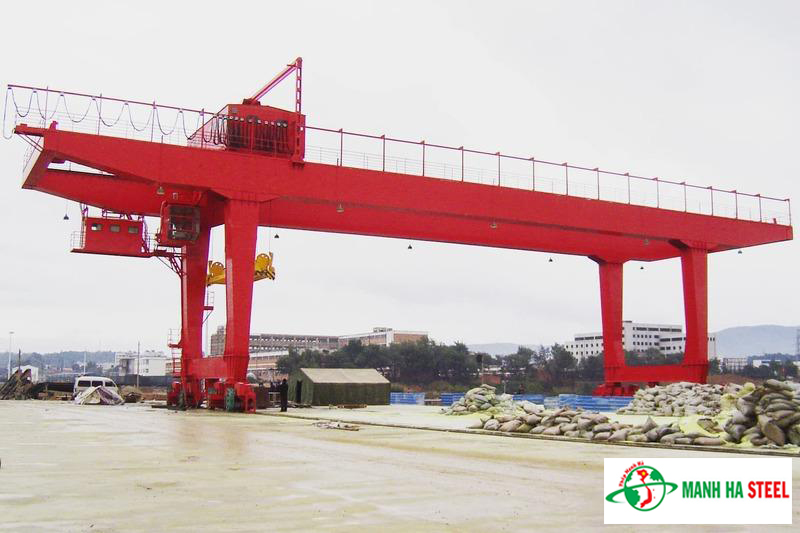 Gia công sắt hình I cỡ lớn để làm cẩu trục cho công trình