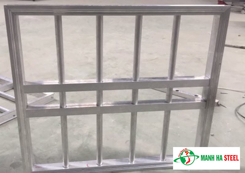 Gia công khung cửa sổ với U inox dày 140mm