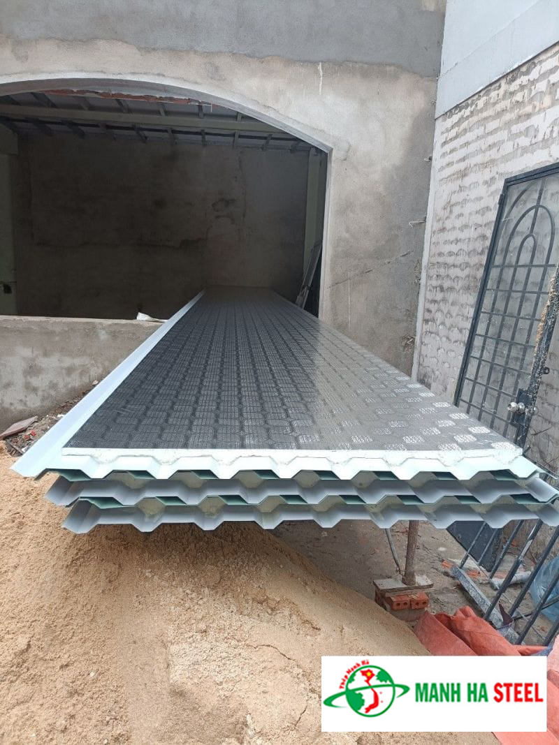 Tham khảo bảng giá tôn Nam Hưng mới nhất hiện nay - Liên hệ ngay CK 7-15%