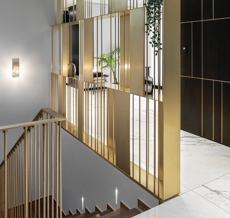 inox trang trí làm cầu thang