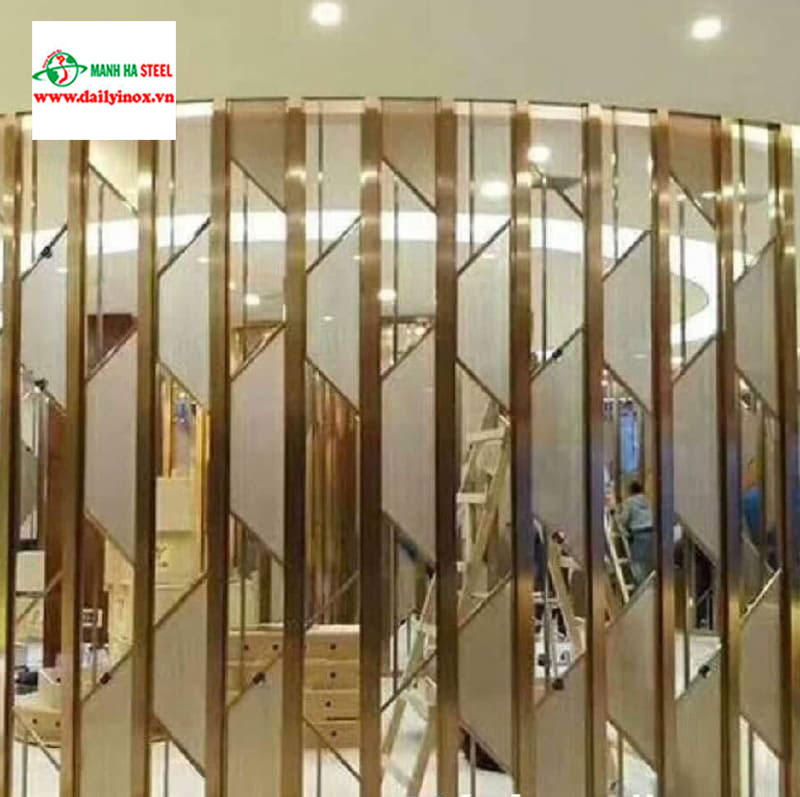 vách cnc inox mạ vàng