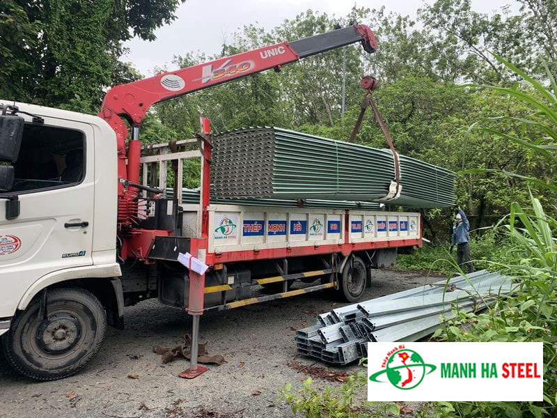 Liên hệ ngay Mạnh Hà để được tư vấn và báo giá mới nhất tôn cách nhiệt Phương Nam